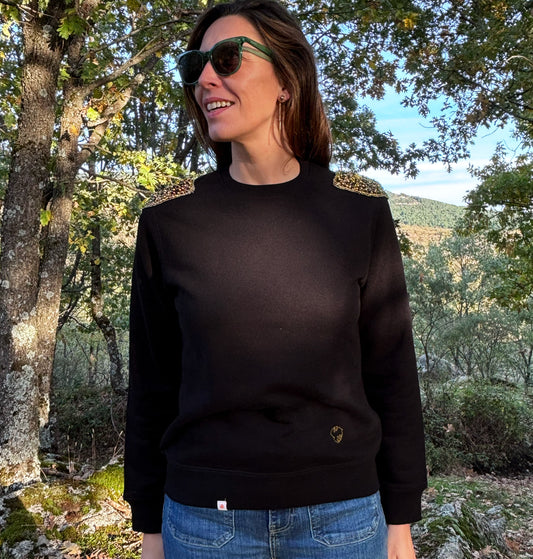 Sudadera Black hombreras pedrería